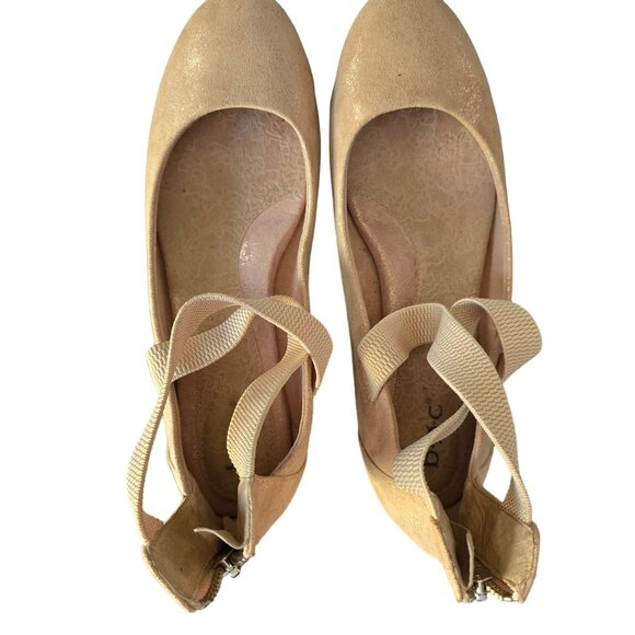 B.Ø.C Womens Beige Ballet Flats With Elastic Straps & Zipper Closure Size 8 - Picture 4 of 7